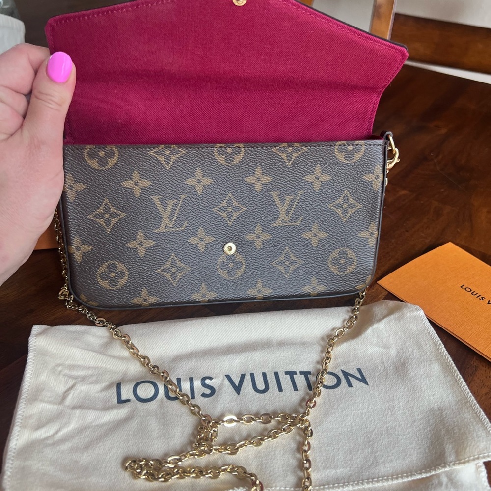 Louis Vuitton Pouchette